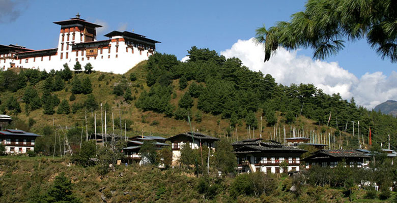 You will passes Jakar Dzong in bike race route