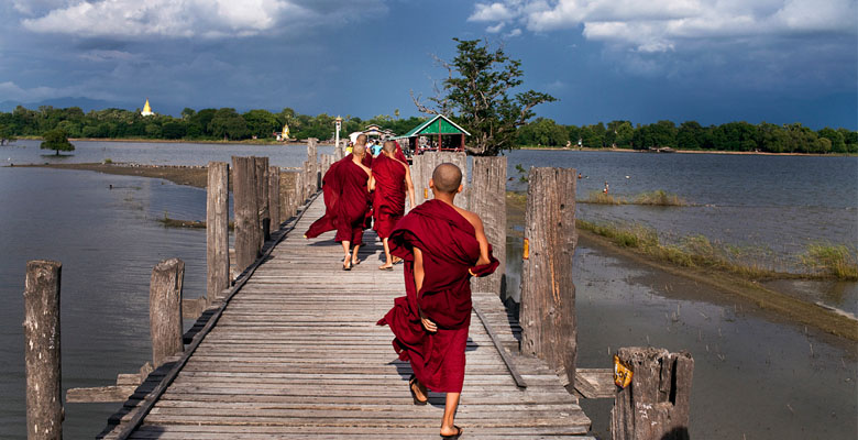 visiting the U Bein Bridge