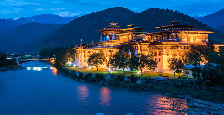 Amazing Punakha Dzong at night