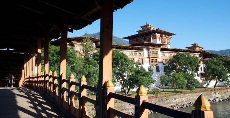 Focus on the Bazam Bridge of Puankha Dzong