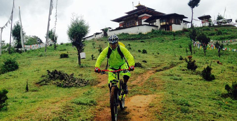 Bike to village of Mongar