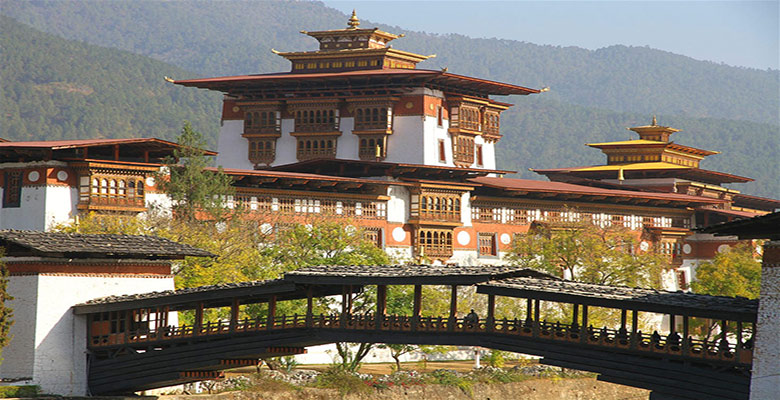 Visit Punakha Dzong